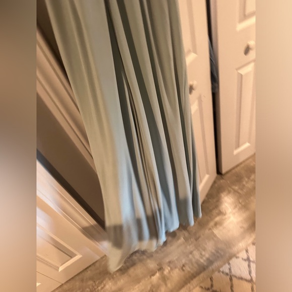 Sage green long formal dress - Picture 9 of 10